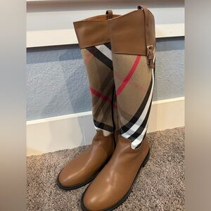 Burberry boots